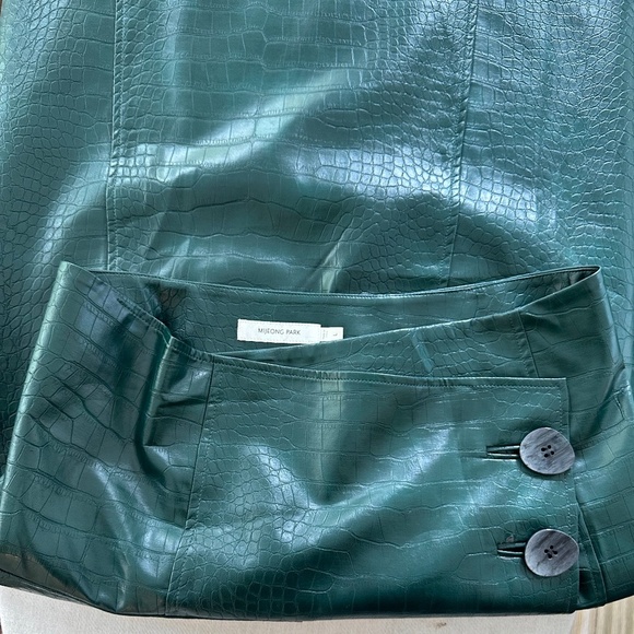 Mijeong Park - Deep Green Crocodile Embossed Faux Leather Skirt - Size L - Picture 12 of 16